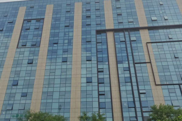 九游官網入口：江蘇高昕申請幕墻門窗型材拉伸試驗裝置專利使設備進行不同型號的幕墻門窗型材拉伸試驗更穩定適配(圖1)
