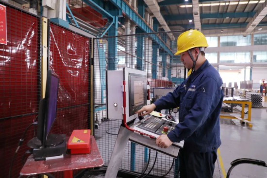 潮平兩岸闊 “鋁”途風光好——遼源市全力構建北方高精鋁加工產業生態圈走筆