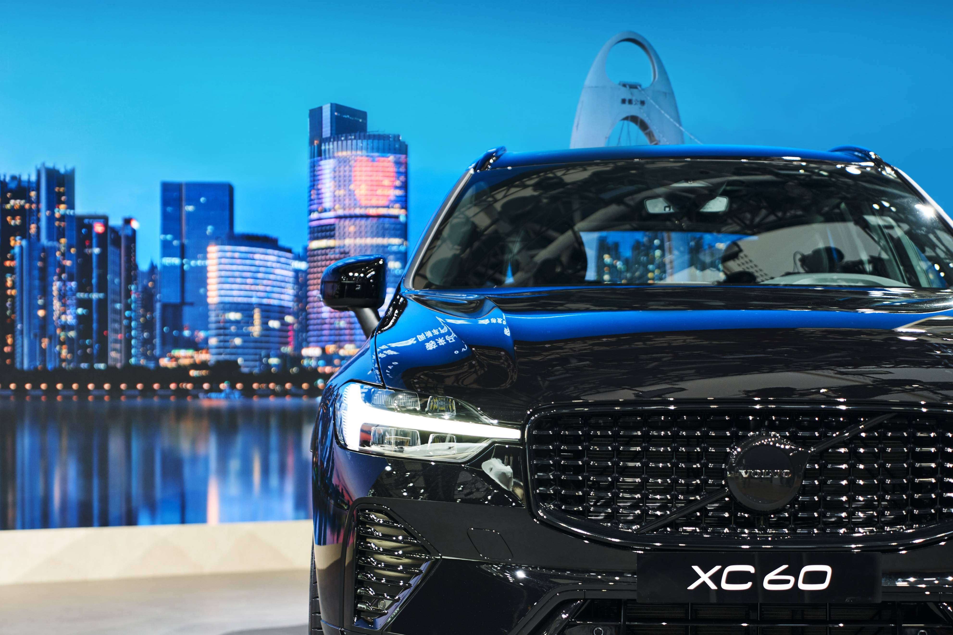 沃爾沃XC60極夜黑版亮相:全黑設計搭配B5動力顏值與實力并存!