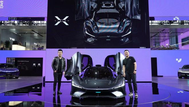 極越首款A(yù)I智駕超跑ROBO X廣州車展全球首發(fā)