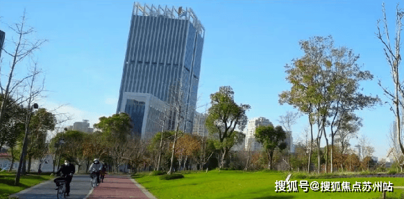九游體育：龍珠公寓售樓處│龍珠公寓瓏悅濱江 (營(yíng)銷(xiāo)中心) 官網(wǎng) - 2025 銷(xiāo)售中心 (售樓處)- 樓盤(pán)歡迎您 價(jià)格  戶(hù)型  地址環(huán)境配套交房時(shí)間電話(圖2)