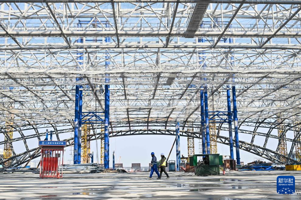 九游體育：新建上海至南京至合肥高鐵南通站側(cè)式站房鋼結(jié)構(gòu)順利提升(圖2)