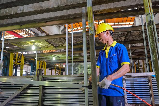 深圳定制鋁型材：從開(kāi)模到成品的全流程制造能力深圳中亞鋁業(yè)