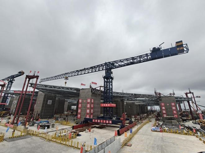上海東站完成74萬平方米鋼結構屋蓋整體提升預計明年7月具備開通運營條件